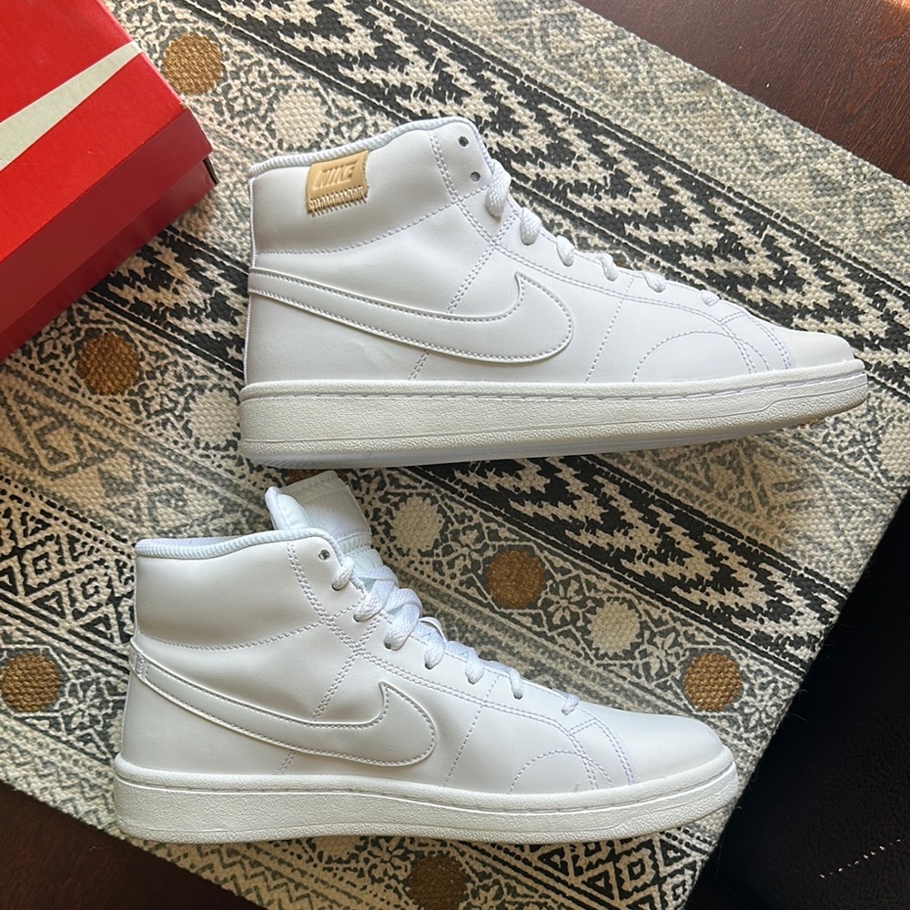 NWT Nike Women’s Court Royale 2 Mid “Triple White” - Picture 4 of 8